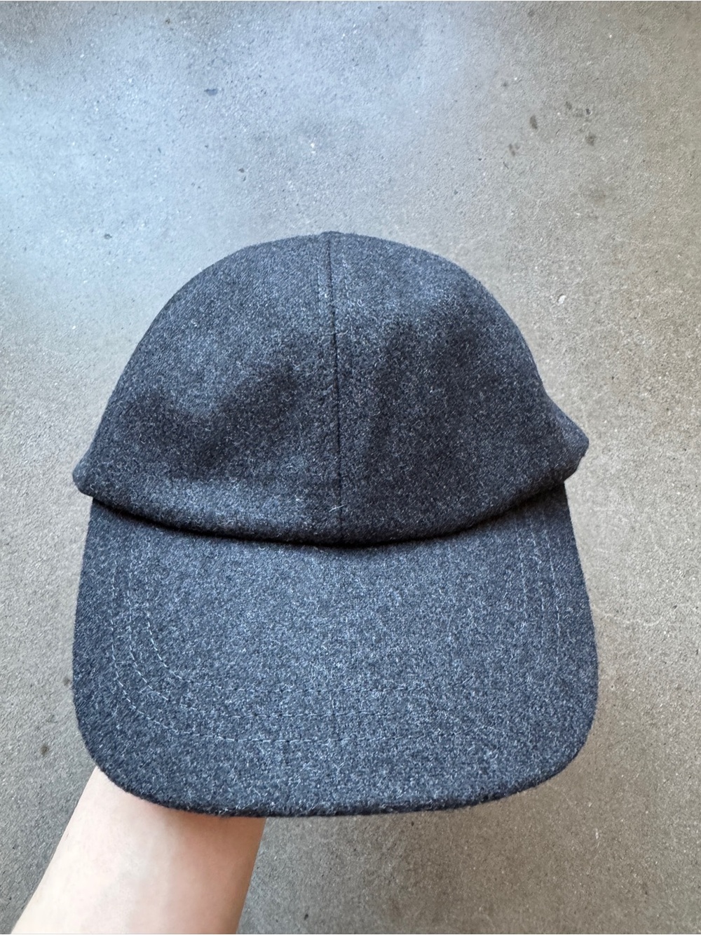 Zara Dark Gray Textured Cap